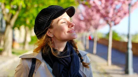 VREME neobișnuit de caldă în noiembrie. Temperaturile urcă la 20 de grade. Prognoza ANM actualizată până pe 24 noiembrie. Când vin ninsorile