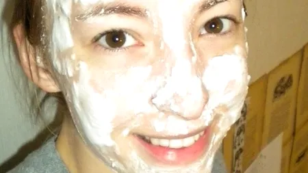 Bicarbonat de sodiu - 4 beneficii. Poate fi folosit pe post de șampon, pastă de dinți ori deodorant