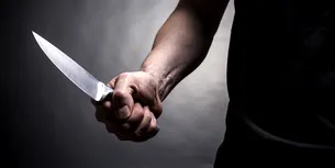 Un rus care și-a DECAPITAT iubita a fost grațiat după ce a luptat trei luni în Ucraina