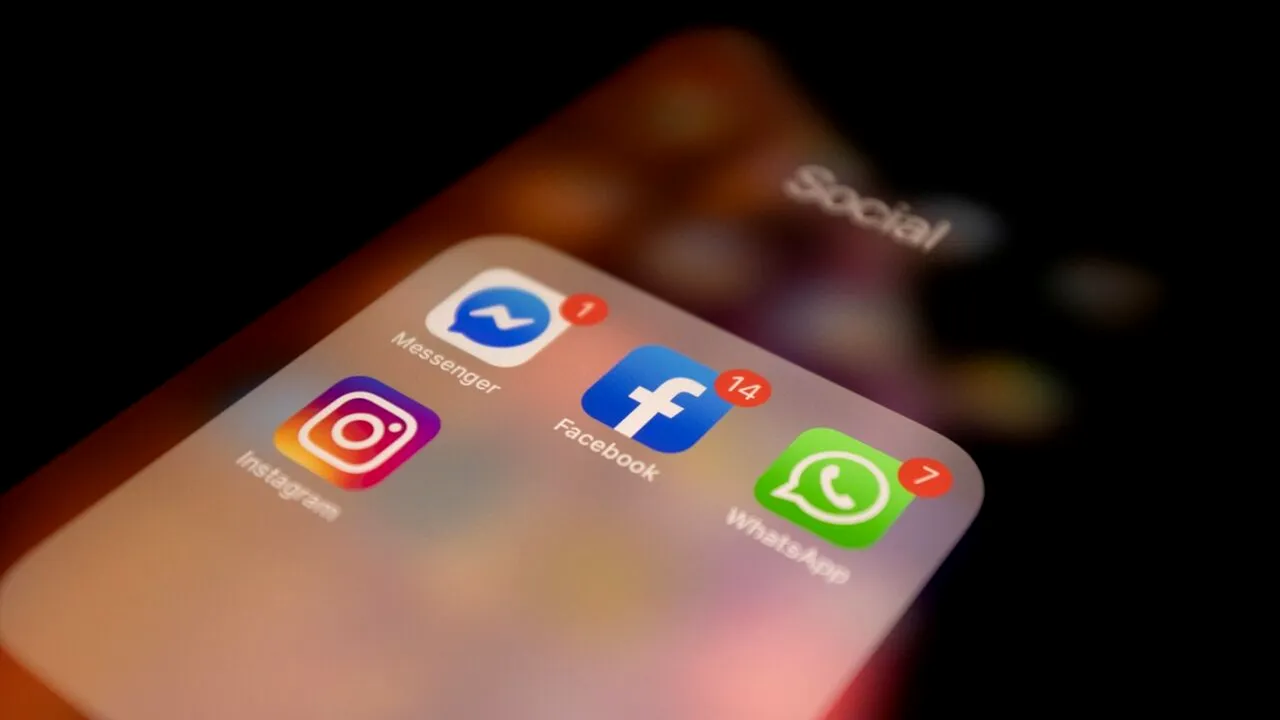 Utilizatorii Instagram și Facebook din România, taxați lunar pentru folosirea acestor aplicații. Noul anunț al companiei Meta
