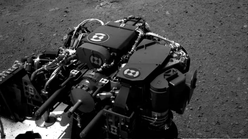 Robotul Curiosity se pregătește să se deplaseze pentru prima dată pe Marte