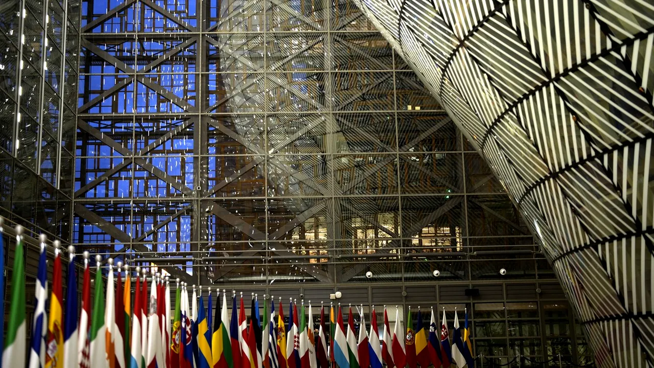Bloomberg: Viktor Orban nu a provocat deraierea totală a UE, dar, în contextul extinderii, persistă riscurile pe termen lung