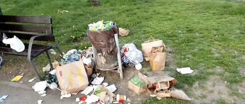Grămezi de gunoaie în Parcul Unirii. Șeful Gărzii de Mediu anunță amenzi: ”O bătaie de joc, un dezastru se numeşte curăţenia în mijlocul Bucureştiului”