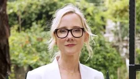 VIDEO | Actrița Anne Heche, rănită grav într-un accident rutier. Ea intrat cu mașina într-o casă din Los Angeles, ambele au fost cuprinse de flăcări
