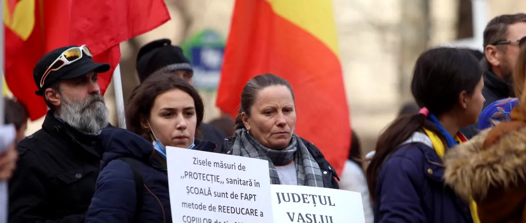 Amenzi la protestele anti-restricții din Capitală. Jandarmeria anunță că va aplica sancțiuni organizatorilor și manifestanților