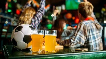 EXPLOZIE de încasări în HORECA. Ce au comandat românii în timpul meciurilor României la EURO