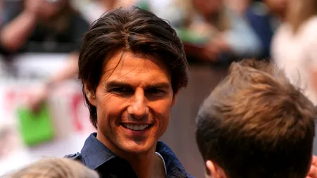 Tom Cruise a „parcat” elicopterul în grădina unei familii din Marea Britanii
