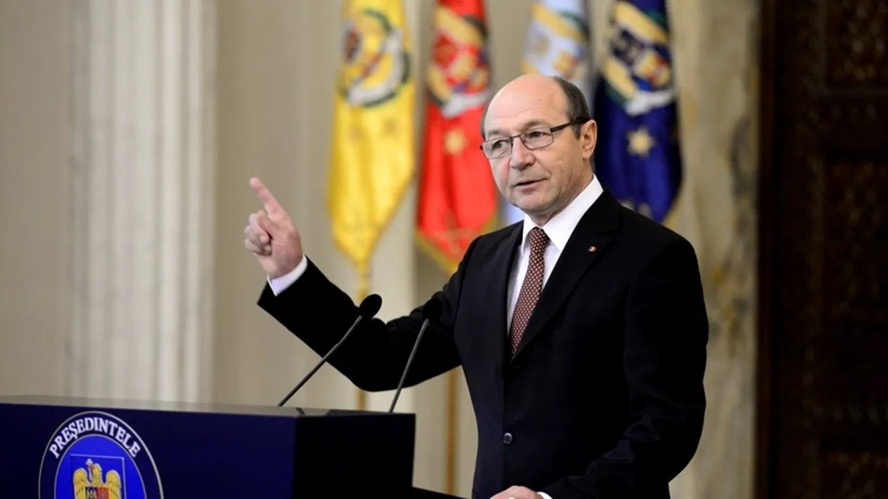 Băsescu întoarce în parlament statutul cadrelor militare. 