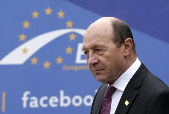 Traian Băsescu se spală pe mâini de Coldea. Sursa Foto- Shutterstock 