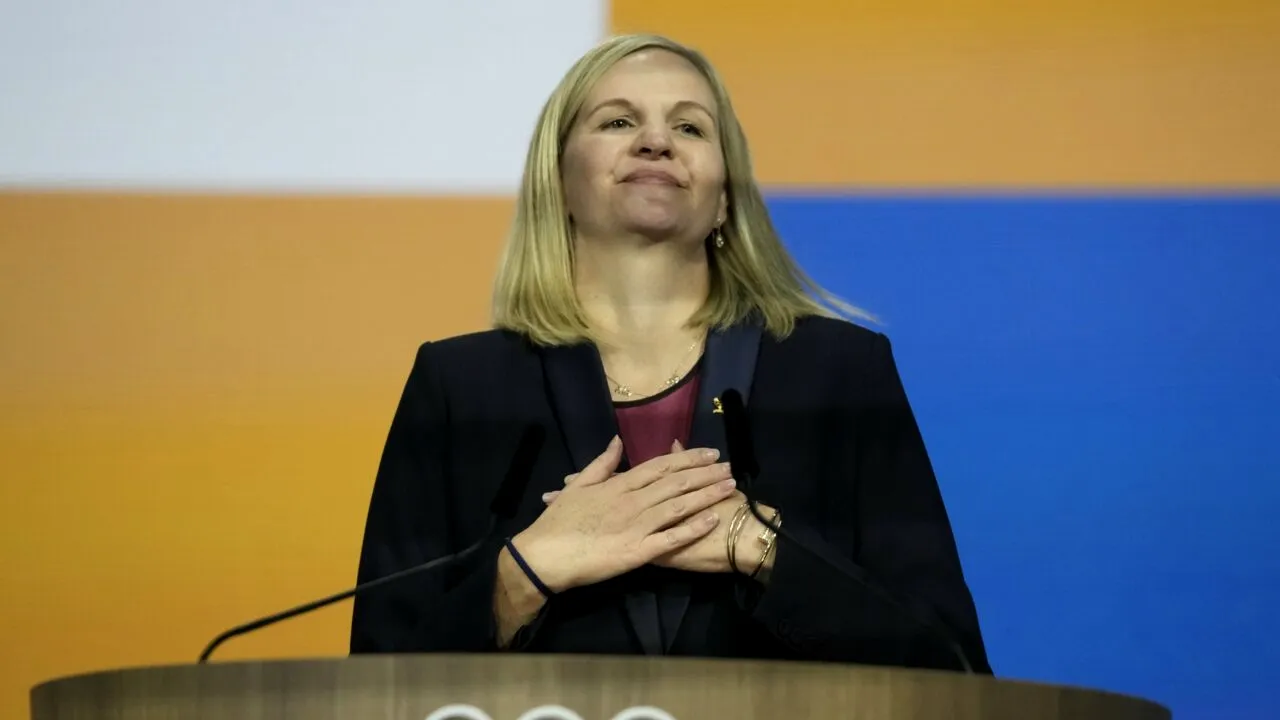 Kirsty Coventry, din Zimbabwe, a fost aleasă președinte al CIO. Ea este prima femeie, prima persoană din AFRICA și cel mai tânăr președinte