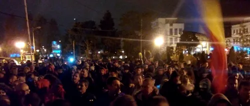Constănțenii în stradă pentru a cere demisia lui Ponta, a ministrului de Externe și a primarului Mazăre