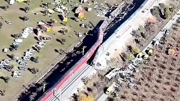 Raport preliminar privind accidentul feroviar din Spania. Trenul care a produs tragedia ar fi putut avea 200 km/h în momentul impactului