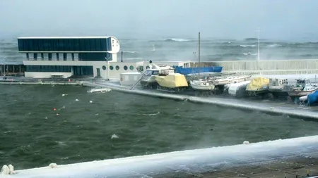 Toate porturile de la Marea Neagră sunt închise din cauza vântului puternic