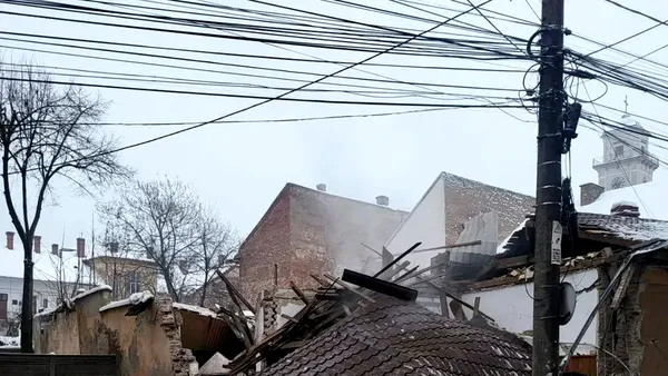 Soluția extremă găsită de un francez pentru a scăpa de o familie de români care îi ocupa abuziv clădirea. Încercase toate metodele legale de evacuare