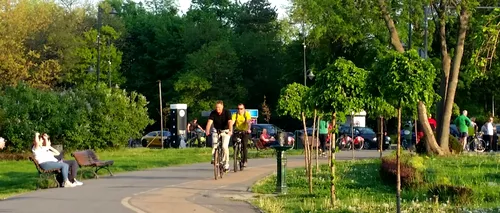 Iohannis, despre traficul din București, după o plimbare cu bicicleta: Infernal 