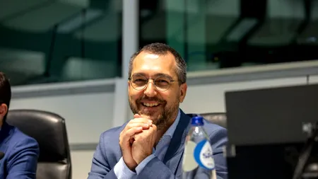 Vlad Voiculescu sesizează Comisia Europeană legat de hotărârea CSM și achitările din Dosarul „10 August”. Nimic despre dosarul vaccinurilor?