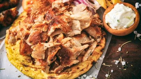 Cum să faci gyros ca în Grecia? SECRETELE care te vor ajuta să nu dai greș niciodată!