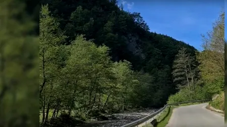 VIDEO | Șoferii, „salvați” de TransPerișani. Cum arată drumul de munte alternativă la „iadul” de pe Valea Oltului