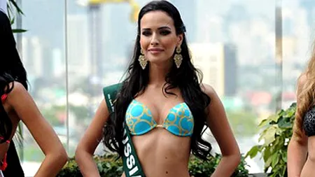 Miss Rusia 2012 uimește: 