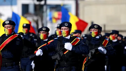 VIDEO | La 103 ani de la Marea Unire, trupele au defilat din nou pe sub Arcul de Triumf. Cele mai importante momente ale paradei