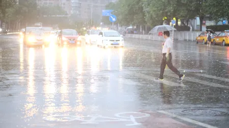 Avertizare ANM: Ploi torențiale, descărcări electrice și vijelii în 31 de județe