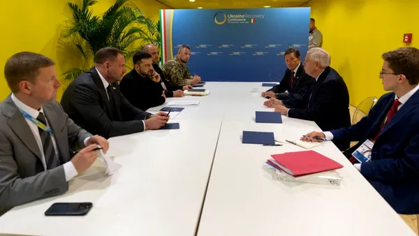 Emisarul american pentru Ucraina efectuează o vizită oficială la Kiev/ SUA ia în considerare impunerea unor noi SANCȚIUNI împotriva Rusiei