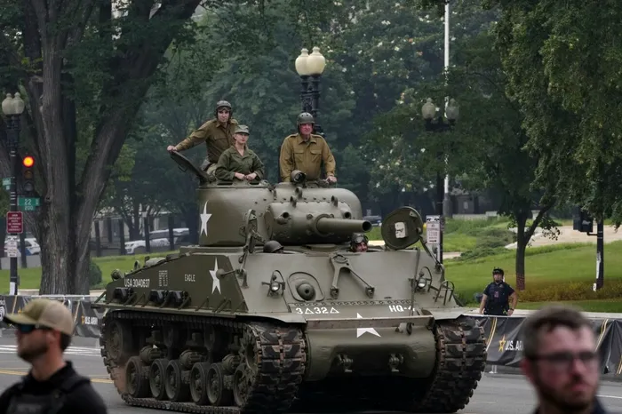SUA s&#259;rb&#259;toresc 250 de ani de la &icirc;nfiin&#539;area armatei americane cu o parad&#259; militar&#259;. Ceremonia coincide cu ziua de na&#537;tere a pre&#537;edintelui Trump