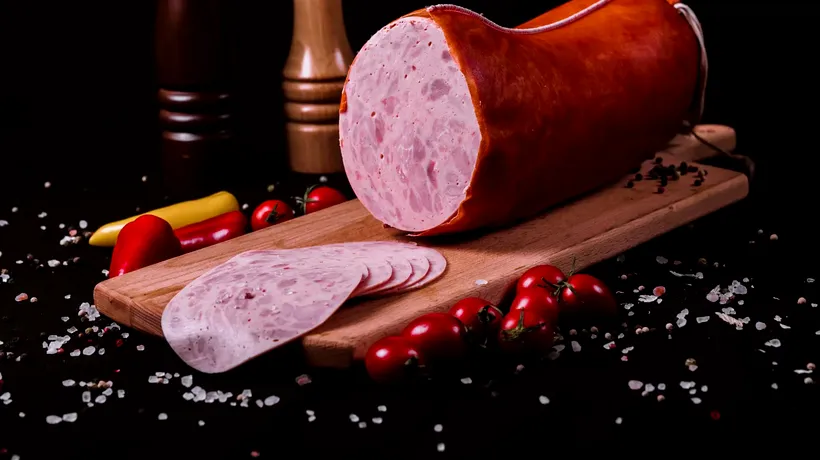 Salamul Victoria, preferatul românilor, are 80% dintre ingrediente NOCIVE! Te îngrozești când citești eticheta