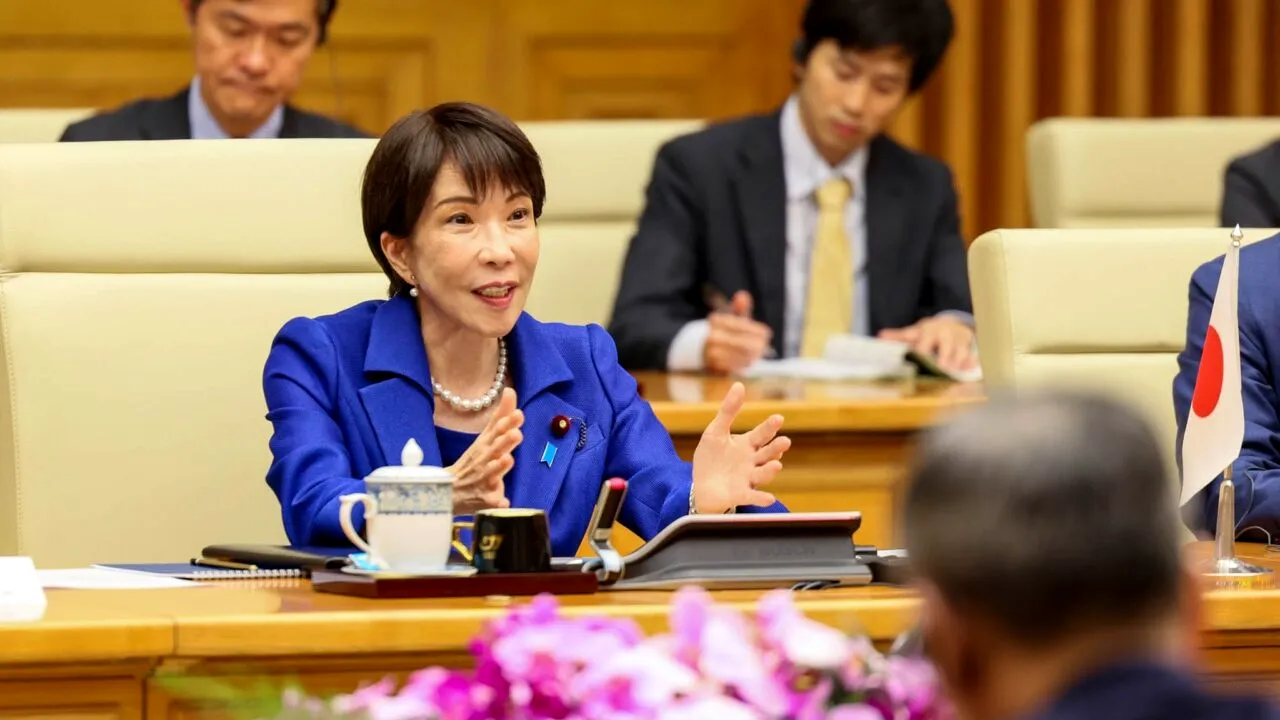 Prim-ministra Japoniei a dezvăluit câte ore doarme pe noapte de la preluarea funcției: „Citesc multe dosare până în zori”