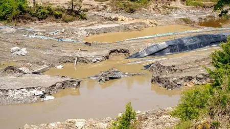 ATENȚIONARE pe râul Târnava Mică. Apă este nepotabilă din cauza unei scurgeri la Salina Praid. Informații de ultimă oră pentru locuitorii din zonă