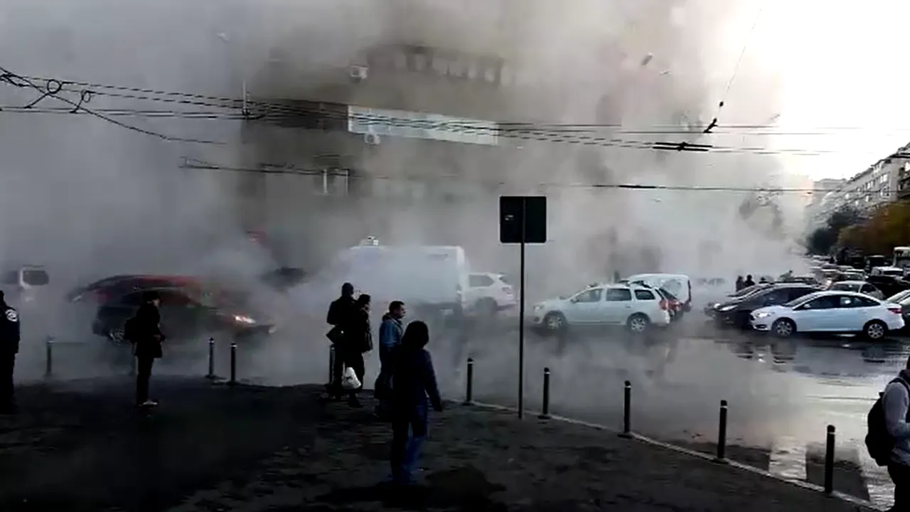 Trafic îngreunat în zona Gării de Nord. O conductă RADET s-a spart