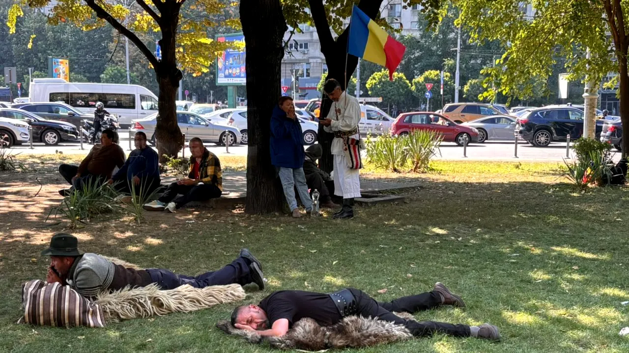 Ciobanii din Vaslui, care au fost la protestele de la București, s-au trezit cu mascații la ușă. Anchetatorii îi acuză că au bătut jandarmii