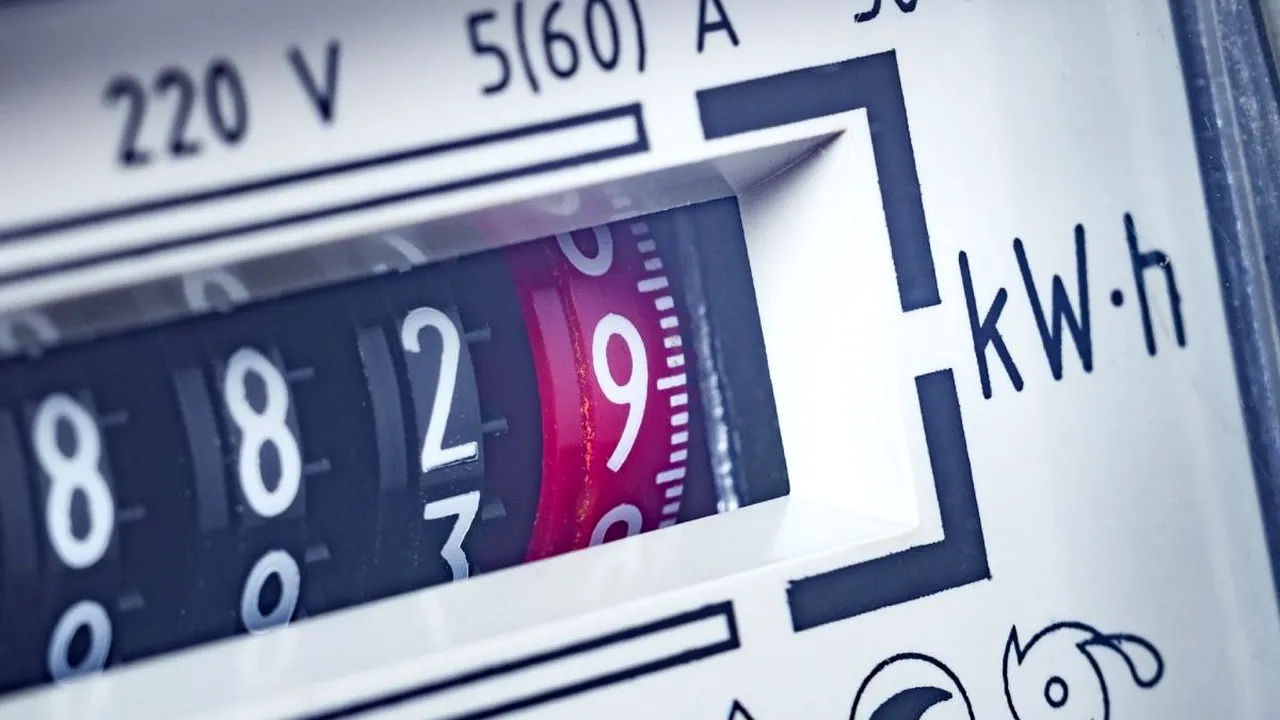 Ce trebuie să știe clienții care au mai multe contracte de achiziție energie electrică pe numele lor!