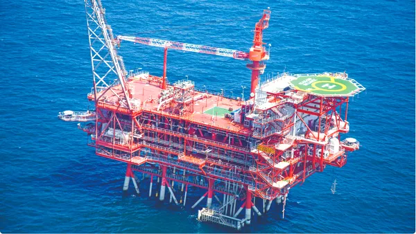 Embargoul petrolului rusesc se clatină. Gigantul din India care a reluat importul de petrol brut din Rusia