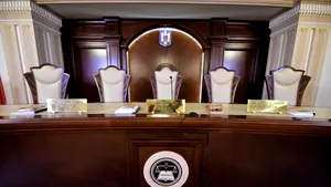 Parlamentarii sunt chemați marți să numească un nou judecător la Curtea Constituțională