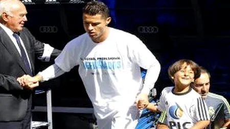 Cine l-a însoțit pe Cristiano Ronaldo la intrarea pe teren, înainte de ultimul meci. Fotografia a făcut înconjurul lumii