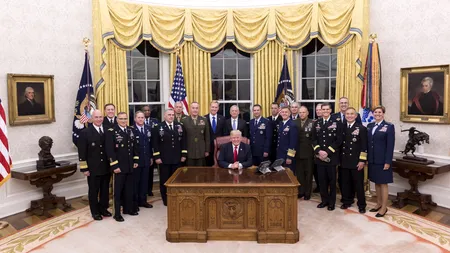 Cum se joacă Trump cu lumea