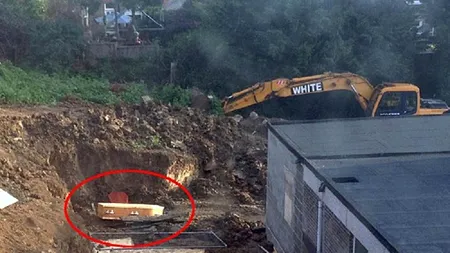 Se-ntâmplă și la case mai mari: un preot britanic a reușit să-i DEZGUSTE pe toți enoriașii. „Copiii au putut vedea totul