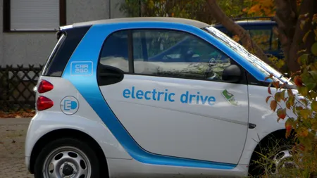 Periculos de silențioase. Producătorii de automobile electrice caută sunete pentru siguranța pietonilor