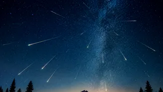 Perseidele, cea mai spectaculoasă ploaie de meteori a verii. Când și unde o poți vedea