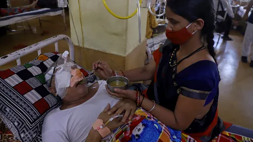 Miilor de oameni din India li se îndepărtează ochii, după izbucnirea focarului de „ciupercă neagră” cauzat de o mutație Covid