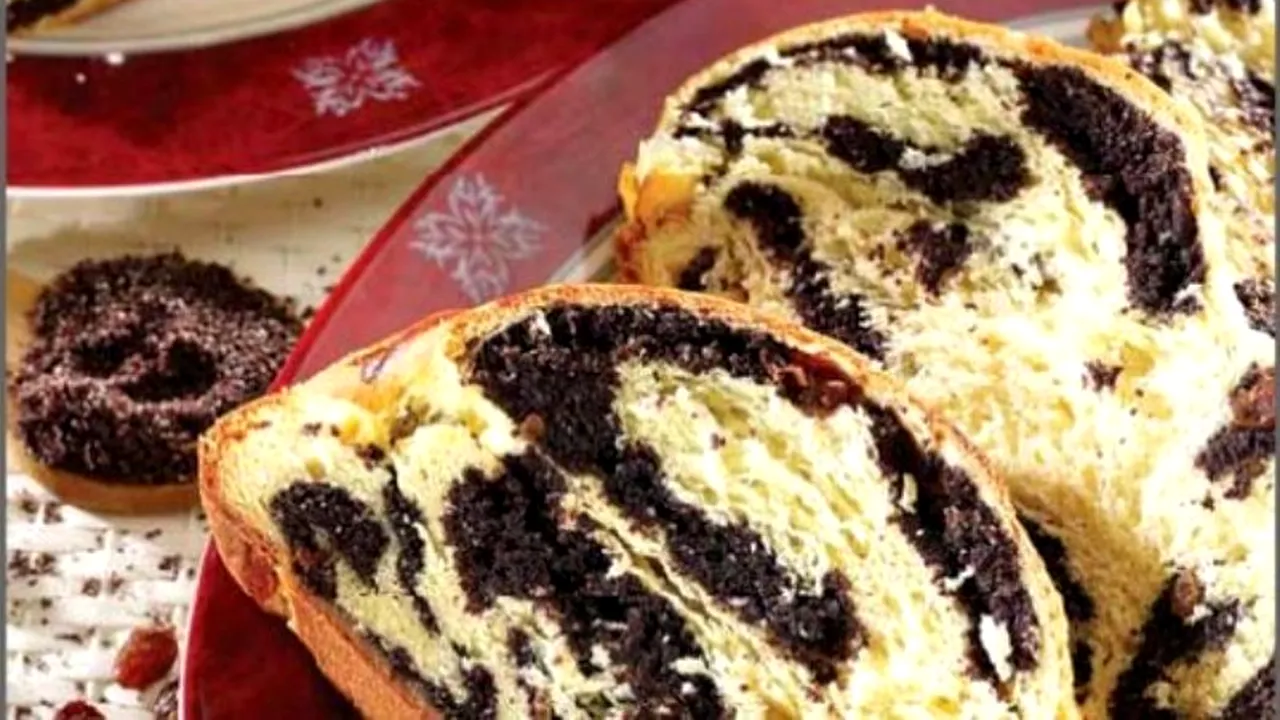 Cozonacul în rate, ultima „fiță”! Cât costă lunar plata produsului nelipsit de pe mesele românilor