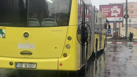 Adolescent „PLIMBAT” cu rucsascul între uși, de șoferul uni autobuz din Sibiu. Compania locală de transport în comun își cere scuze și face cercetări