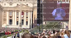 Papa LEON a rostit prima rugăciune de la balconul Bazilicii Sfântul Petru, în fața a mii de credincioși: „Un moment puternic, un Papă bun și cald”