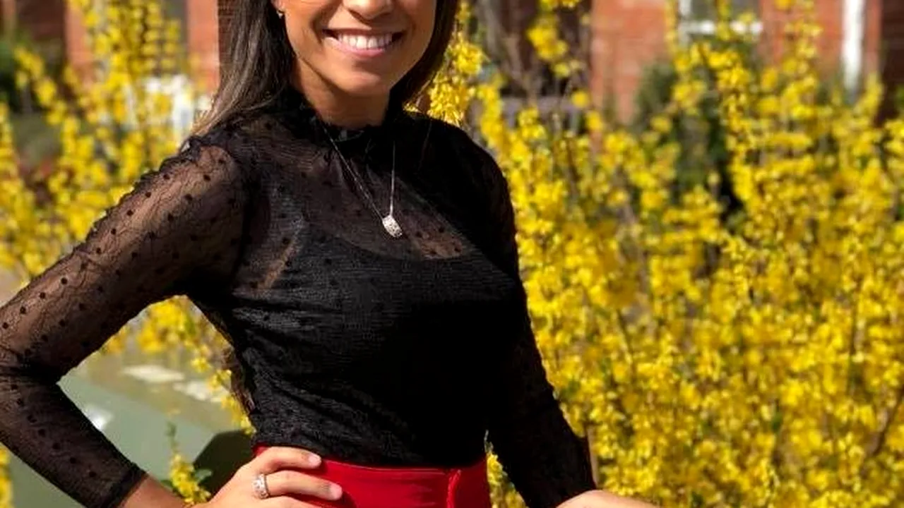 I-a trimis în fiecare zi mesaje tatălui ei decedat, dar după 4 ani a avut un șoc emoțional când a primit un răspuns: „Aștept cu nerăbdare mesajele tale de dimineață și seară, dar nu...