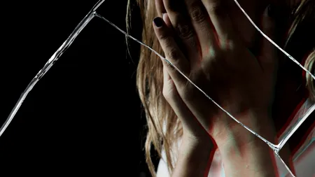 Caz grav de violență domestică. Un pompier de la ISU B-IF, arestat 30 de zile după ce snopit în bătaie soția și a stropit-o cu benzină