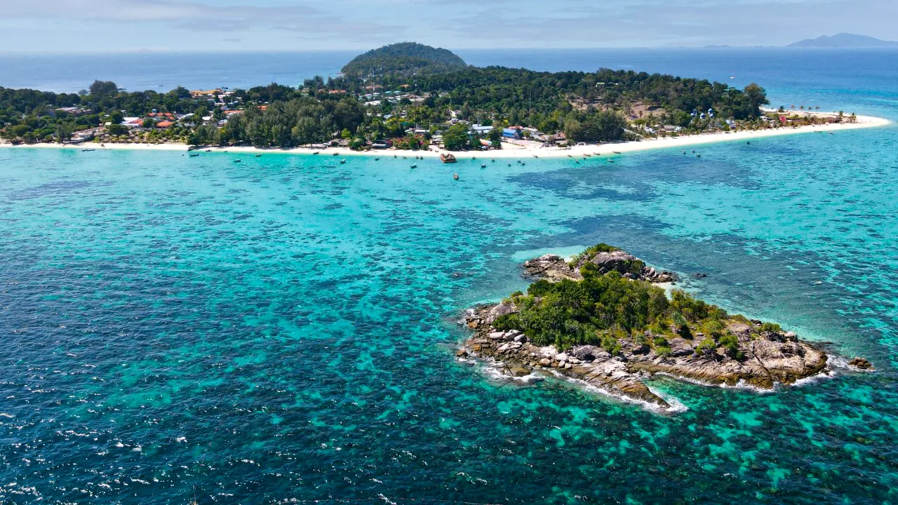 Ambasadorul Ucrainei în Thailanda, găsit mort într-o cameră de hotel. Se afla în vacanţă cu fiul său