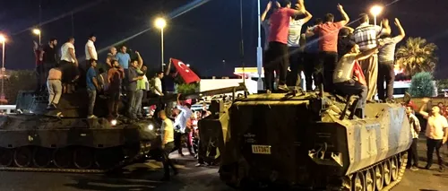 8.000 de polițiști din Turcia, demiși pentru presupuse legături cu lovitura de stat