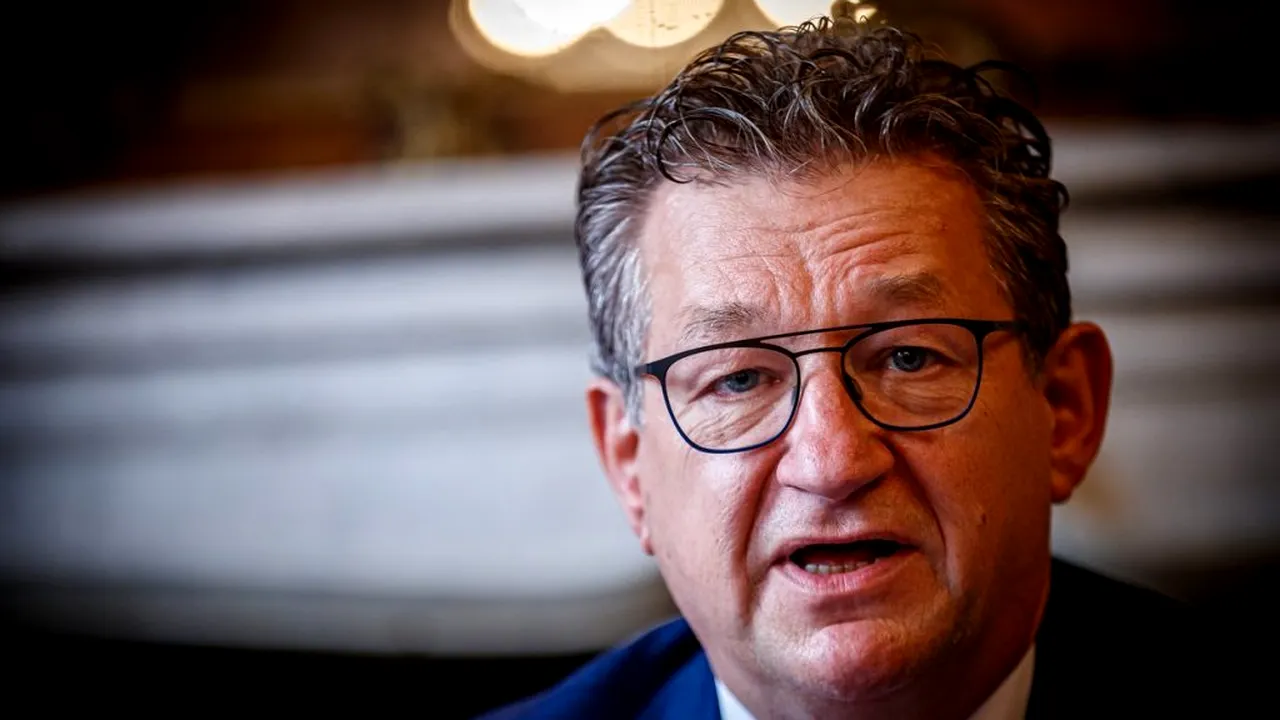 ATAC. Primarul orașului belgian Bruges a fost înjunghiat în gât