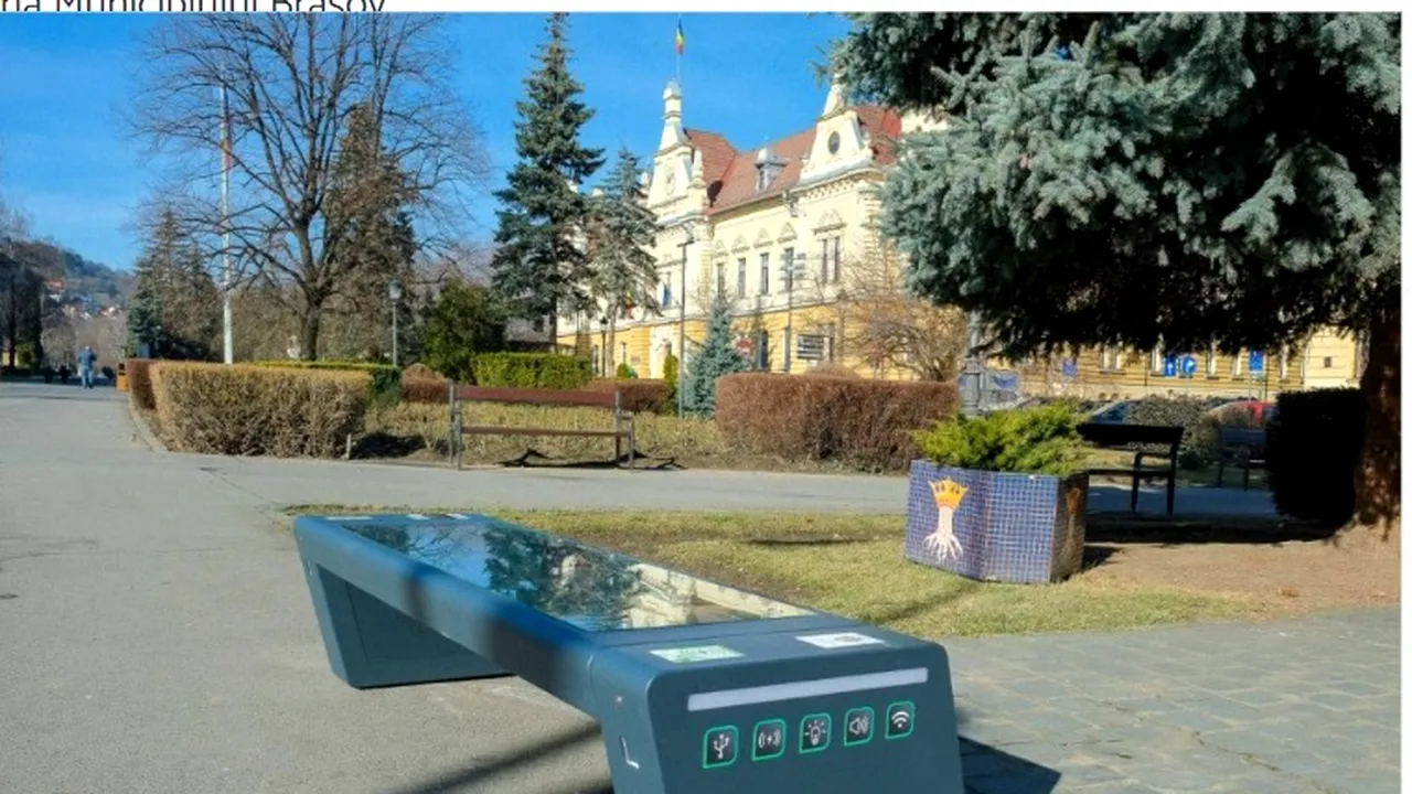Băncile INTELIGENTE din centrul Brașovului de 7.000 euro bucata. Ce dotări au